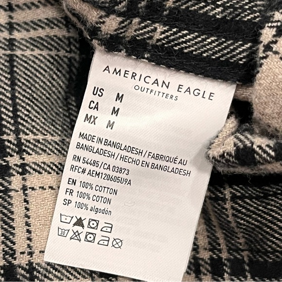 NEW AEO Black & Cream Super Soft Plaid Everyday Button Up Shirt size Medium - Picture 7 of 8